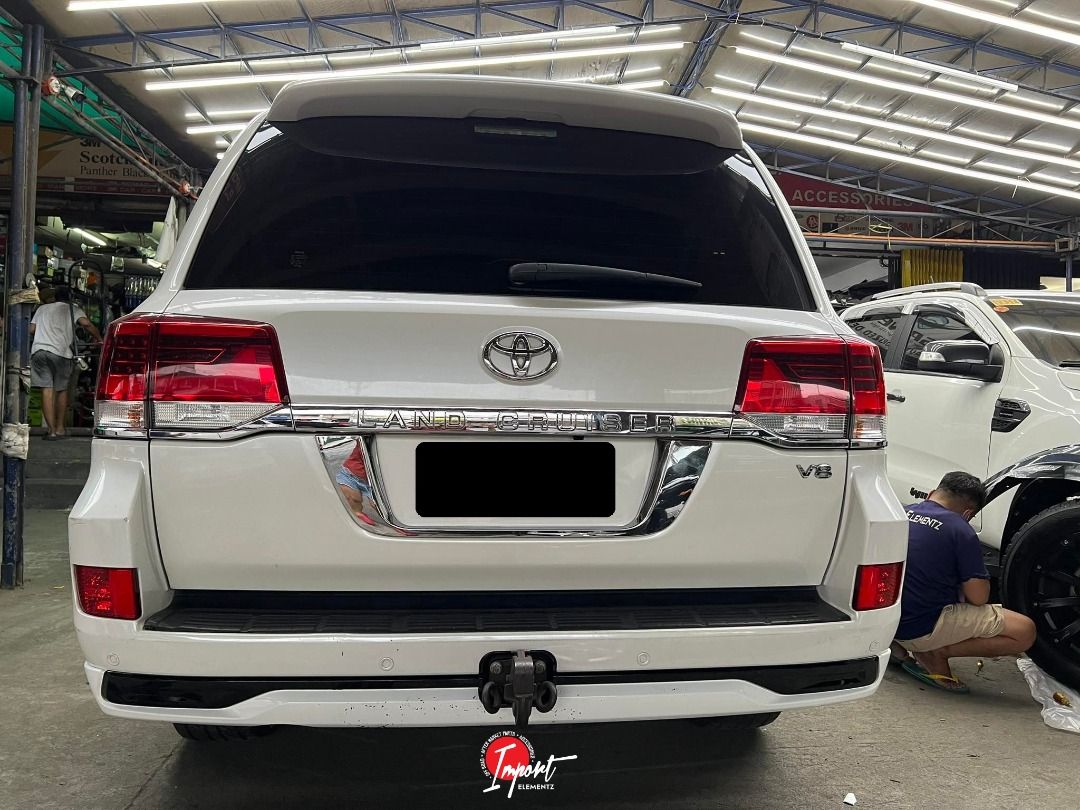 dubai body kits lc200 on Carousell