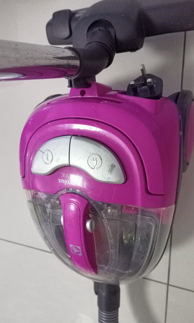 Electrolux Vacuum 1400w, TV & Home Appliances, Vacuum Cleaner