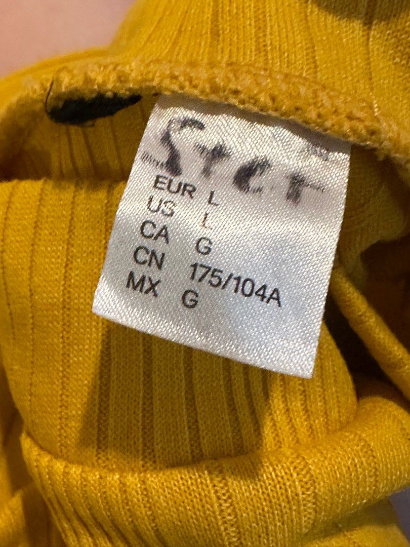Forever 21 Mustard Yellow Longsleeve Top (Category: Longsleeves) located in Makati City. Submitted by bea_anne_13 (Listing ID 1224673219, Image 3). Description: Forever 21 Mustard Yellow Longsleeve Top. Brand tag is cut out. Barely been used, no imperfections. Price negotiable. .
