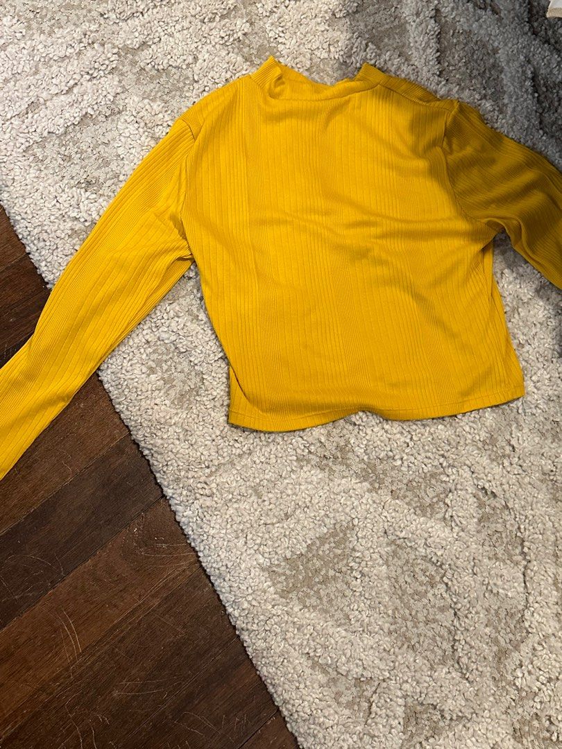 Forever 21 Mustard Yellow Longsleeve Top (Category: Longsleeves) located in Makati City. Submitted by bea_anne_13 (Listing ID 1224673219, Image 2). Description: Forever 21 Mustard Yellow Longsleeve Top. Brand tag is cut out. Barely been used, no imperfections. Price negotiable. .