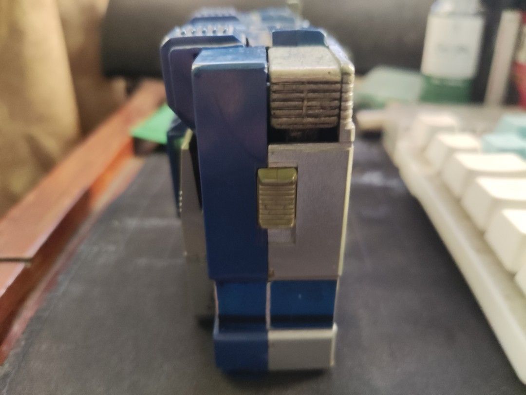 G1 Transformers Soundwave (Category: Vintage Collectibles) located in Calamba. Submitted by aaronrei (Listing ID 1224578320, Image 3). Description: G1 transformers vintage.