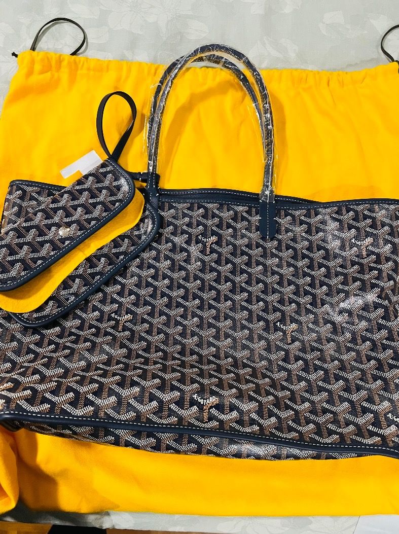 Goyard Anjou Reversible PM Tote Navy Blue, Luxury, Bags & Wallets on  Carousell