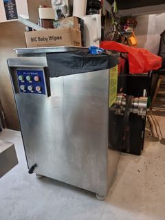 Industrial meat grinder