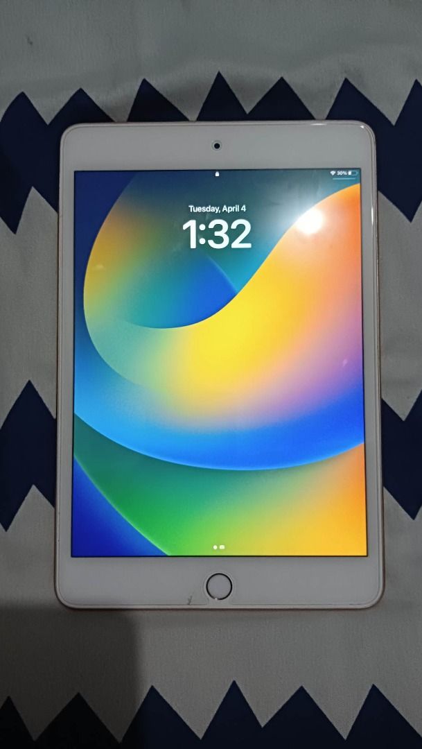 Ipad Mini 5th Gen + Apple Pencil 1st Gen (Category: iPad) located in Taguig. Submitted by lyzzbellem78997 (Listing ID 1224618463, Image 1). Description: Inclusion Charger with extra UGreen Lightning Cable New Tempered Glass .