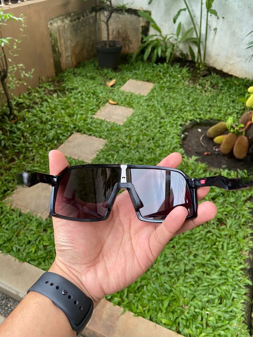 Jual store oakley sutro