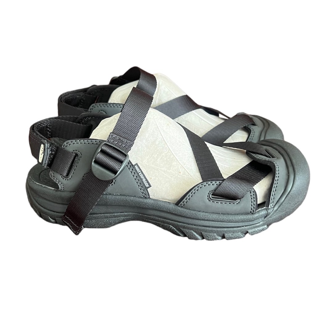 KEEN Women's Zerraport II Sandal Black/Black, Women's Fashion
