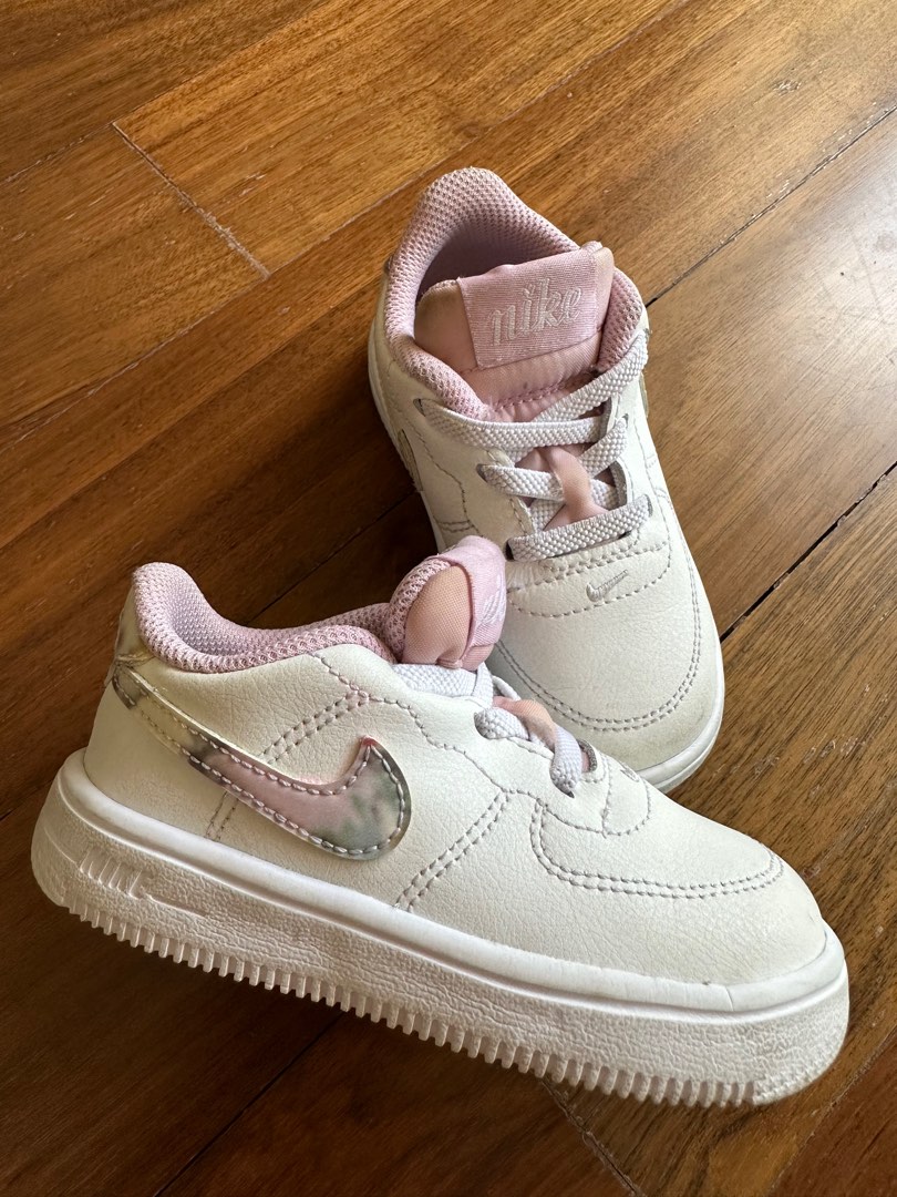 Nice girl nike discount shoes