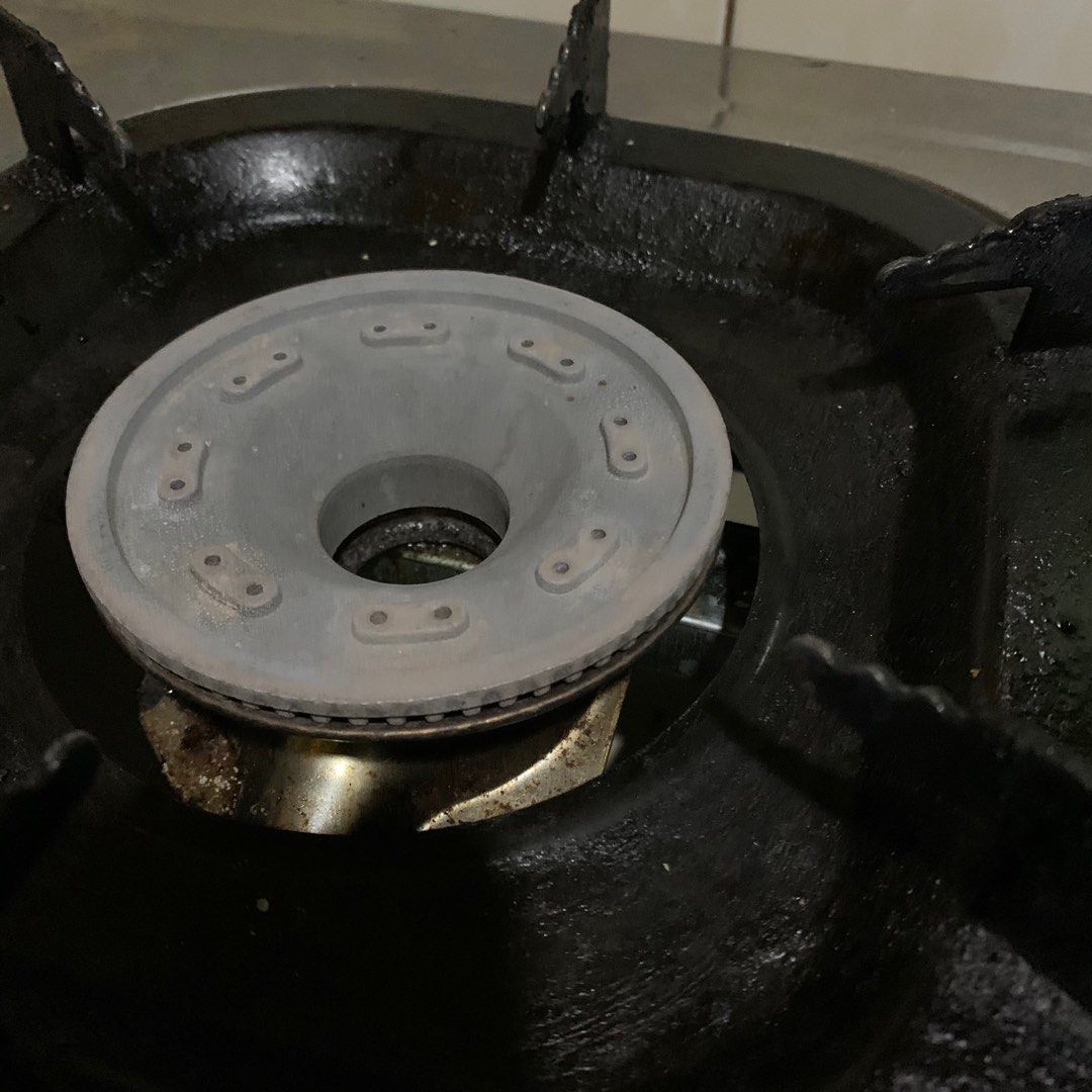 La germania double burner stove with tank and Gas, Furniture & Home