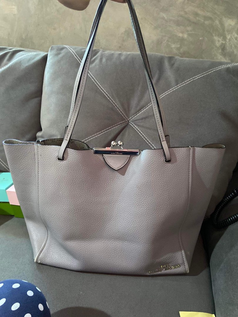 Marc jacobs kiss best sale lock tote bag