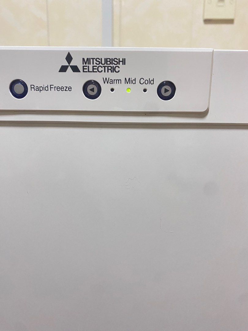 Mitsubishi freezer 144L/white automatic defrost standing upright