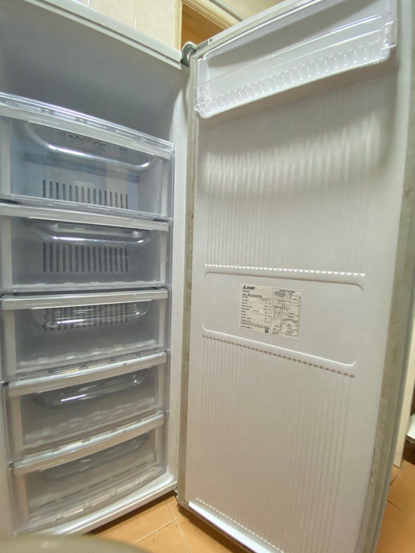 Mitsubishi freezer 144L/white automatic defrost standing upright
