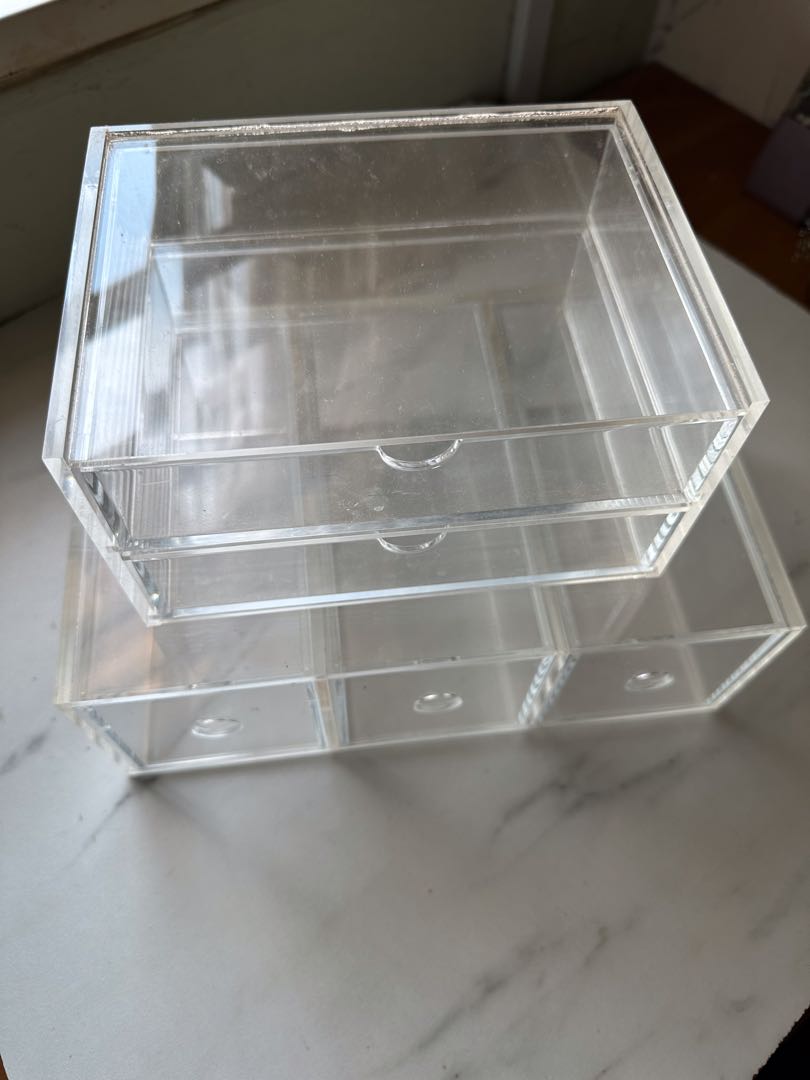 MUJI ACRYLIC ORGANIZER, Women's Fashion, Jewelry & Organisers