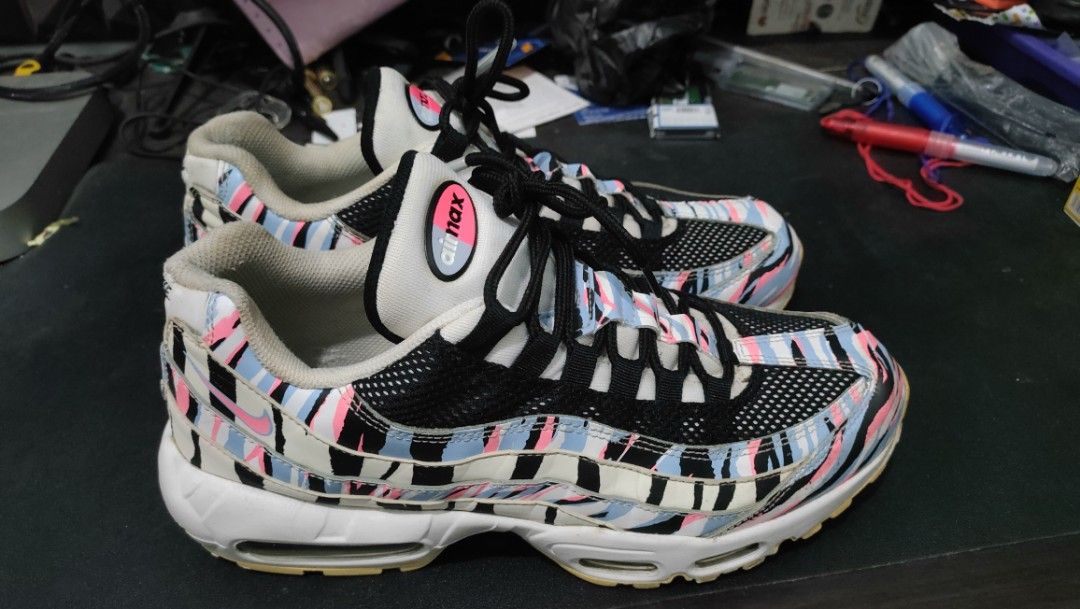air max 95 korea on feet
