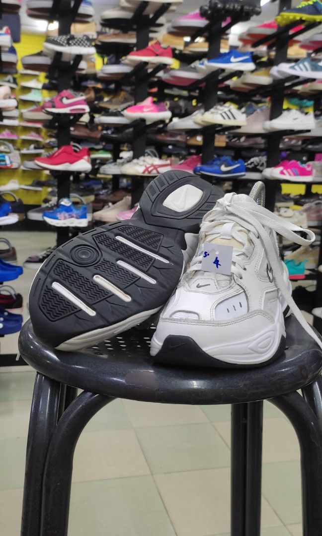 nike air monarch women's