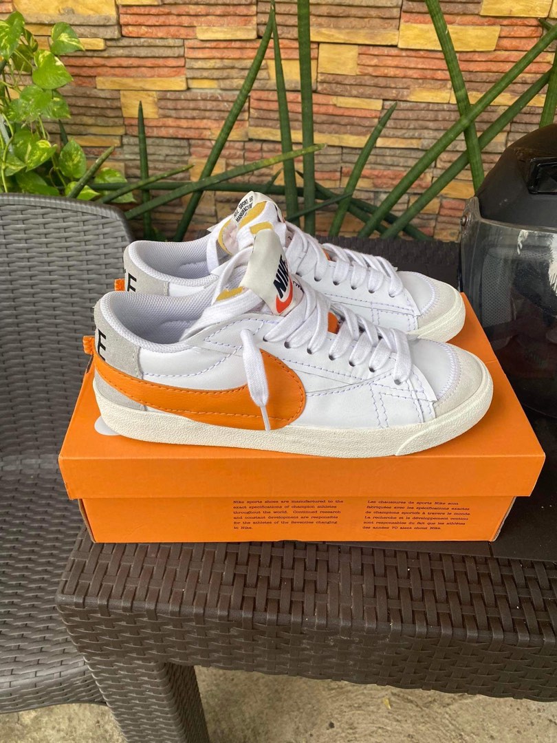 Nike big top logo shoes