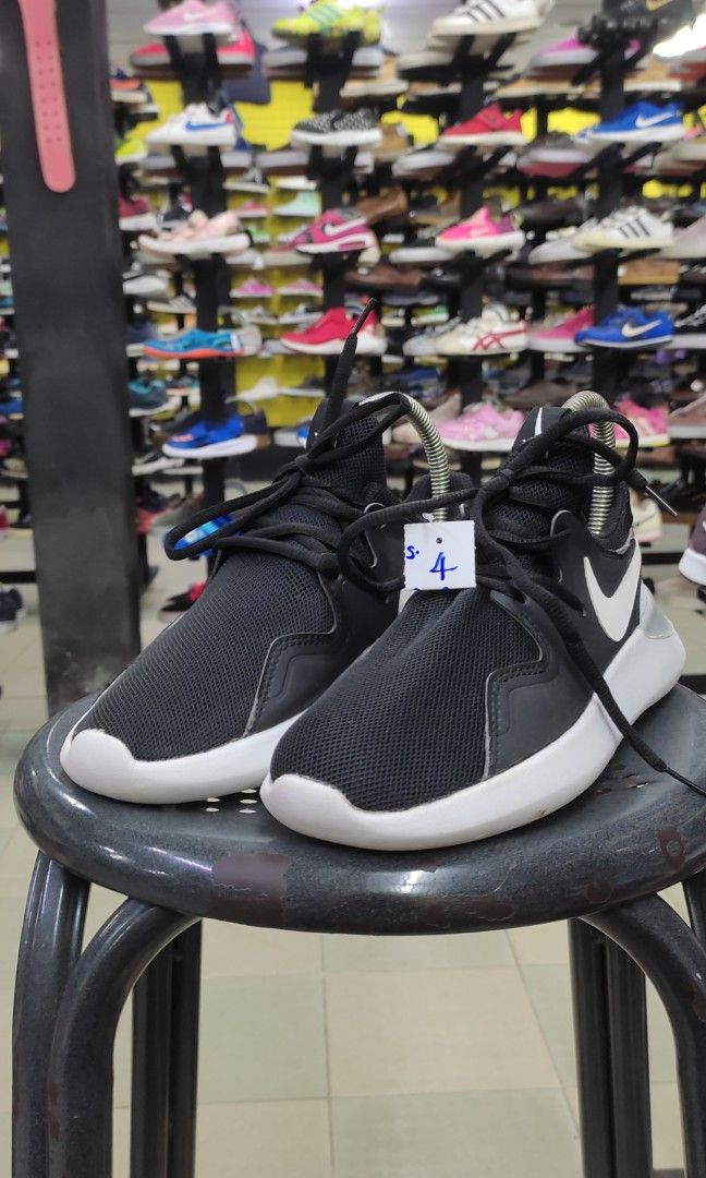 Nike tessen Women s Fashion Footwear Sneakers on Carousell