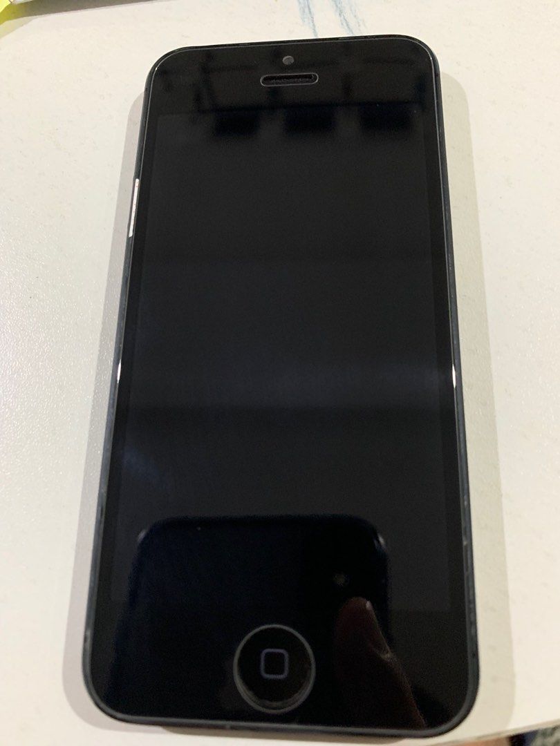 Original IPhone 5 (Category: Others) located in Quezon City. Submitted by carl.sy. (Listing ID 1224661658, Image 1). Description: This unit is in very good condition and like-new. Every features are fully operational. No issue at all. Unit, case and charger only. Factory unlocked. Tempered glass. .