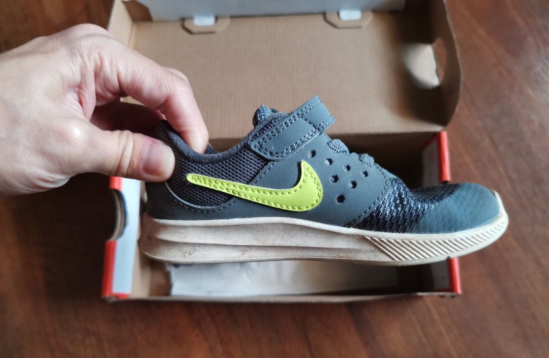 ORIGINAL Nike kids sports shoe. Nike Downshifter 7. Babies Kids