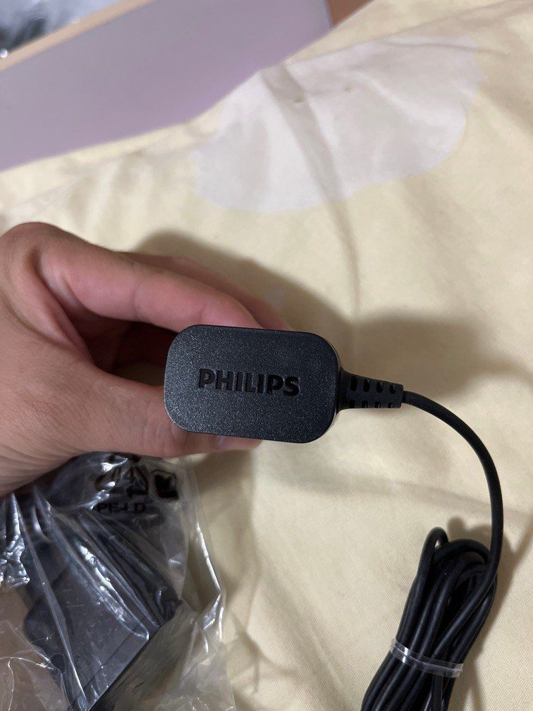 Philips shaver or epilator charger, Beauty & Personal Care, Men's