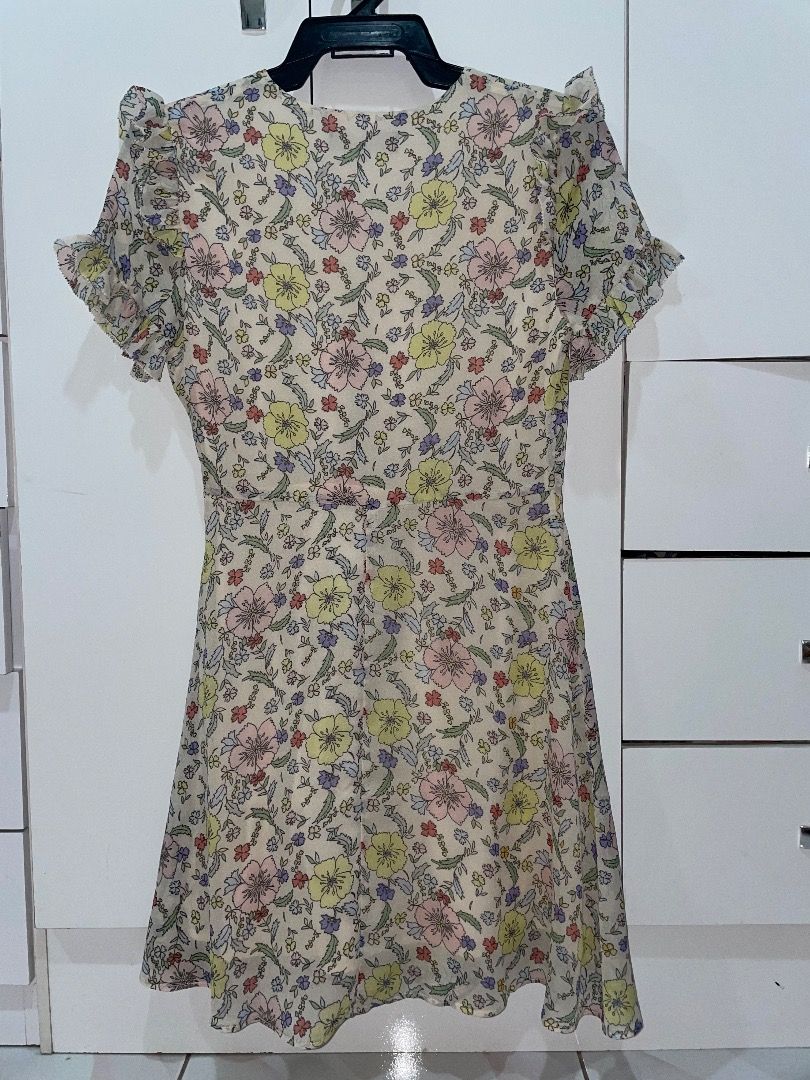 Pomelo Floral Wrap Dress, Women's Fashion, Dresses & Sets, Dresses on