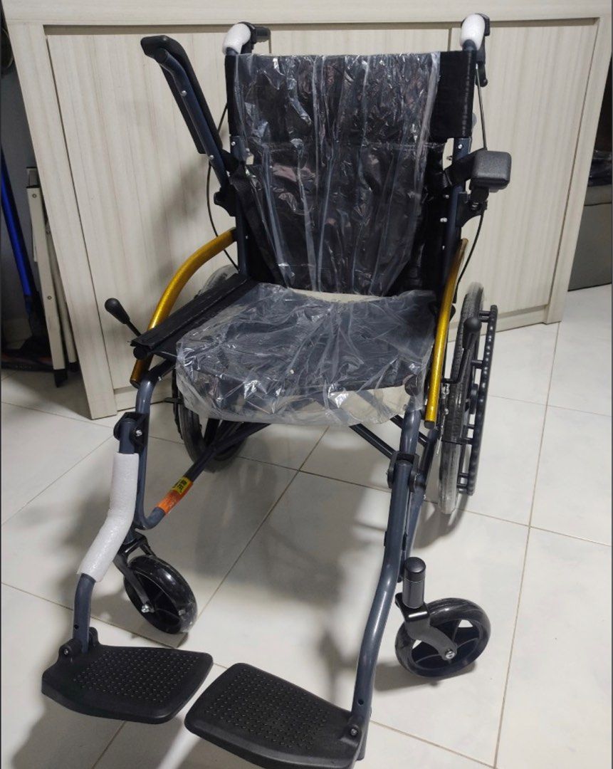 Ready Stocks Brand New Wheelchair Commode Toilet Chair Walking Frame
