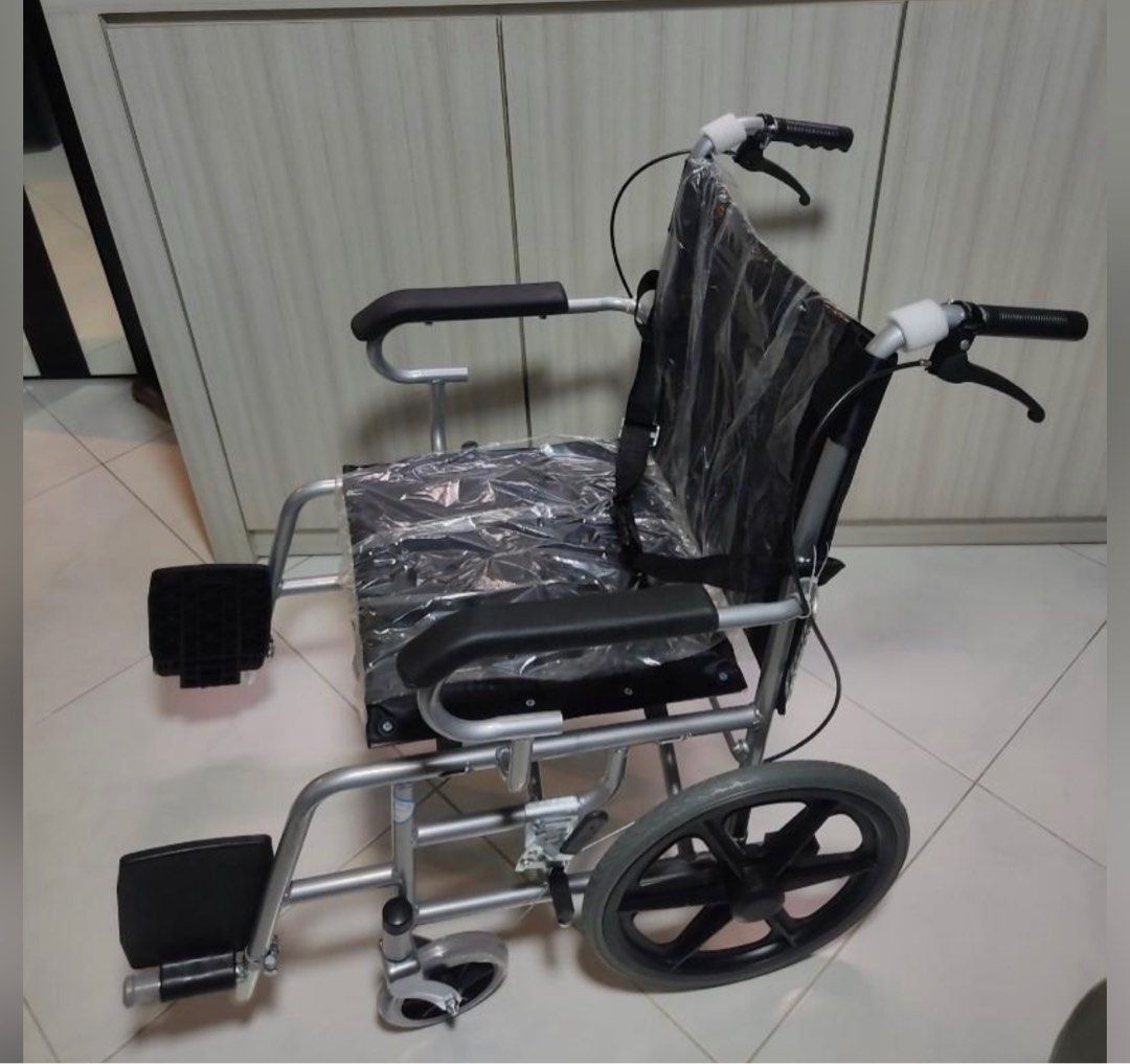 Ready Stocks Brand New Wheelchair Commode Toilet Chair Walking Frame