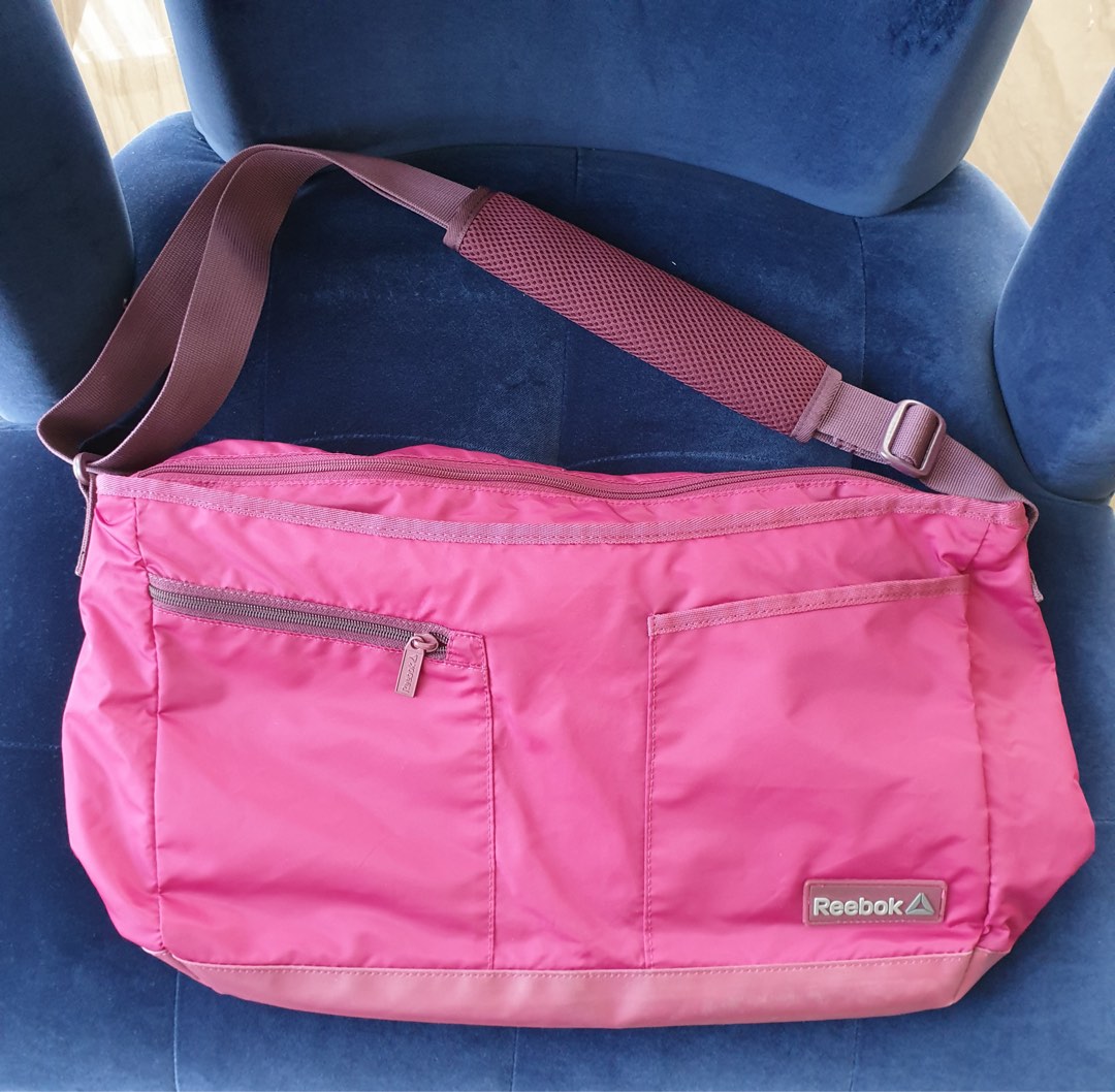 Reebok sling bag, Fesyen Wanita, Tas & Dompet di Carousell