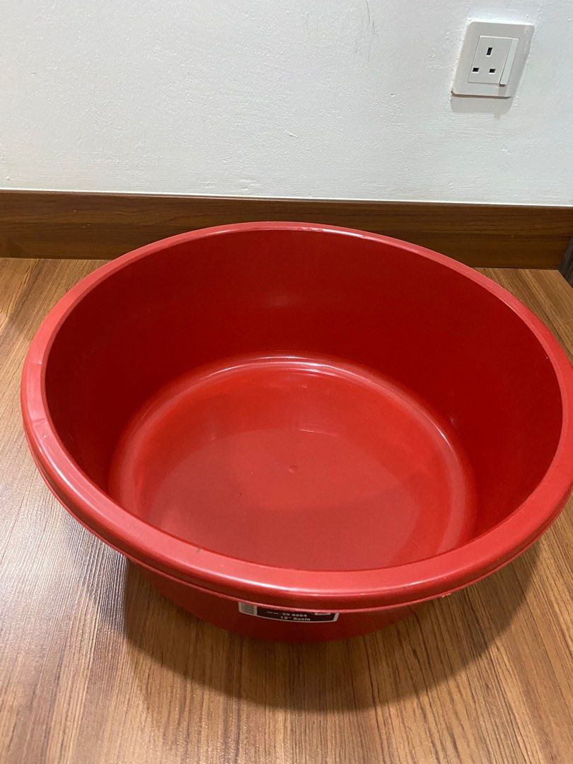 Large round outlet plastic wash basin
