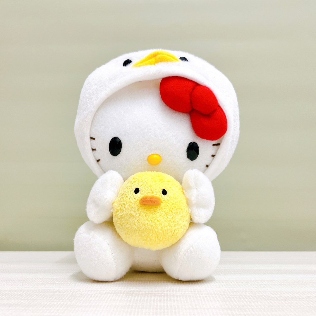 Sanrio Hello Kitty Chicken Hug Chick Plush