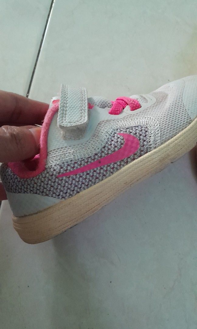 Sepatu nike size 23,5 insole 13 cm, Bayi & Anak, Lainnya di Carousell