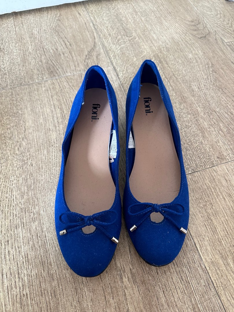 sepatu payless new belum pernah dipakai size 38 on Carousell