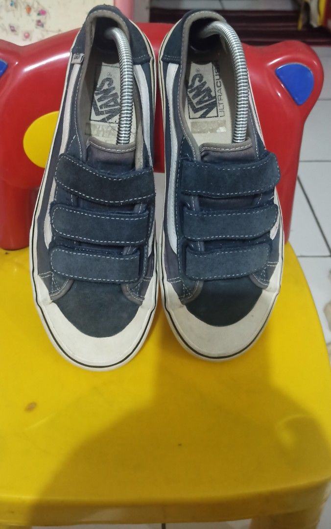 Sepatu vans black ball velcro JP market Fesyen Pria Sepatu Sneakers di Carousell