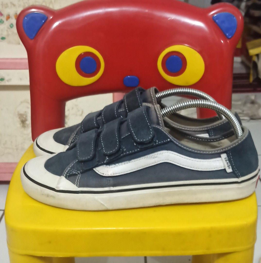 Sepatu vans black ball velcro JP market Fesyen Pria Sepatu Sneakers di Carousell
