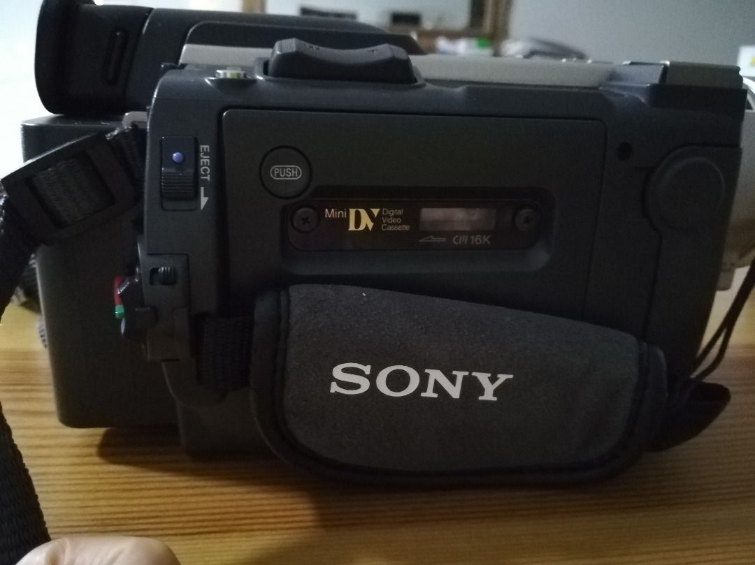 SONY CAMCORDER NOT WORKING, BUY FOR SPARE PARTS, Photography, Video