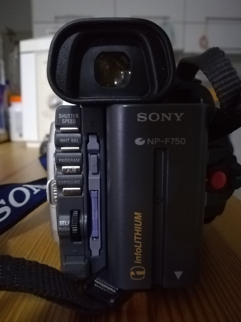 SONY CAMCORDER NOT WORKING, BUY FOR SPARE PARTS, Photography, Video