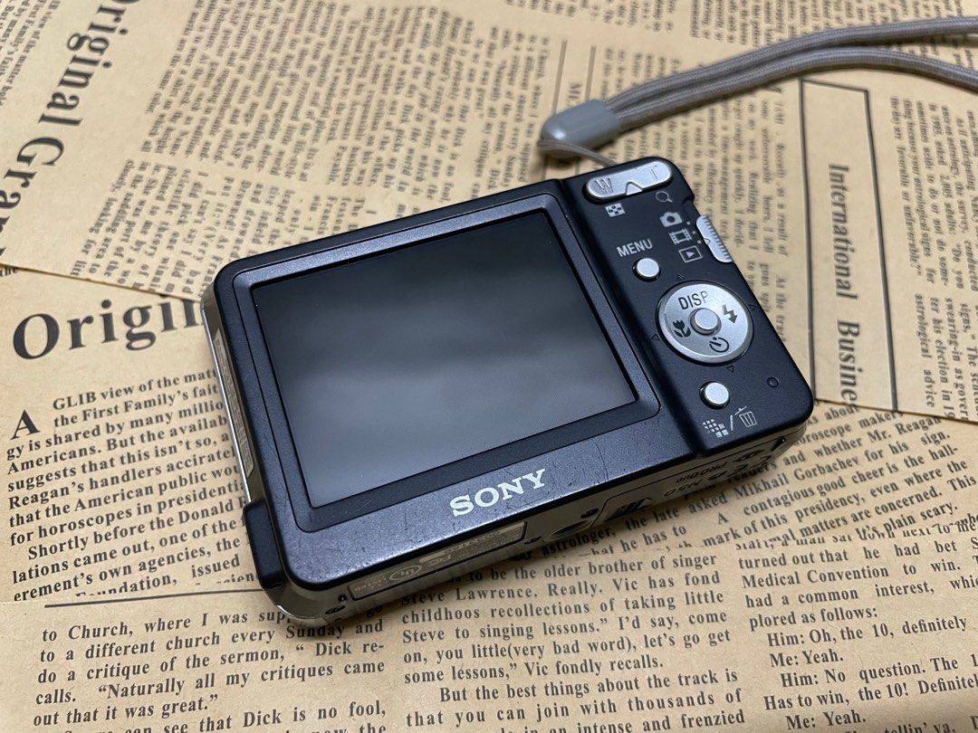 Sony cybershot DSC s930, Photography, Cameras on Carousell