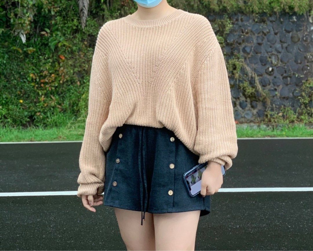 Sweater hnm h m cream bahan knit tebal Fesyen Wanita Pakaian Wanita Atasan di Carousell