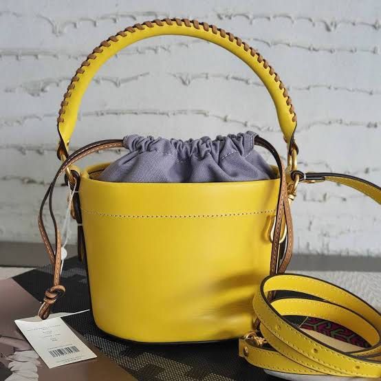 TORYBURCH BUCKET BAG, Luxury, Bags & Wallets on Carousell