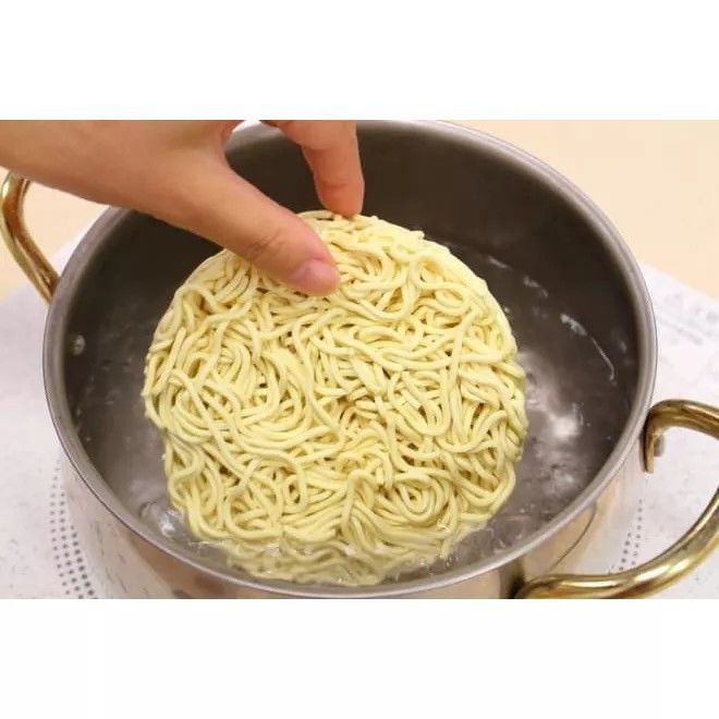 Toyo Suisan Kaisha Maruchan Shomen Miso flavour instant noodles ...