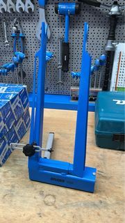 UNIOR 1688 Portable Truing Stand