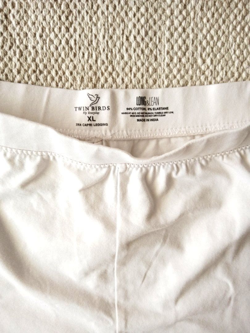 White Capri Leggings Women s Fashion Bottoms Jeans Leggings