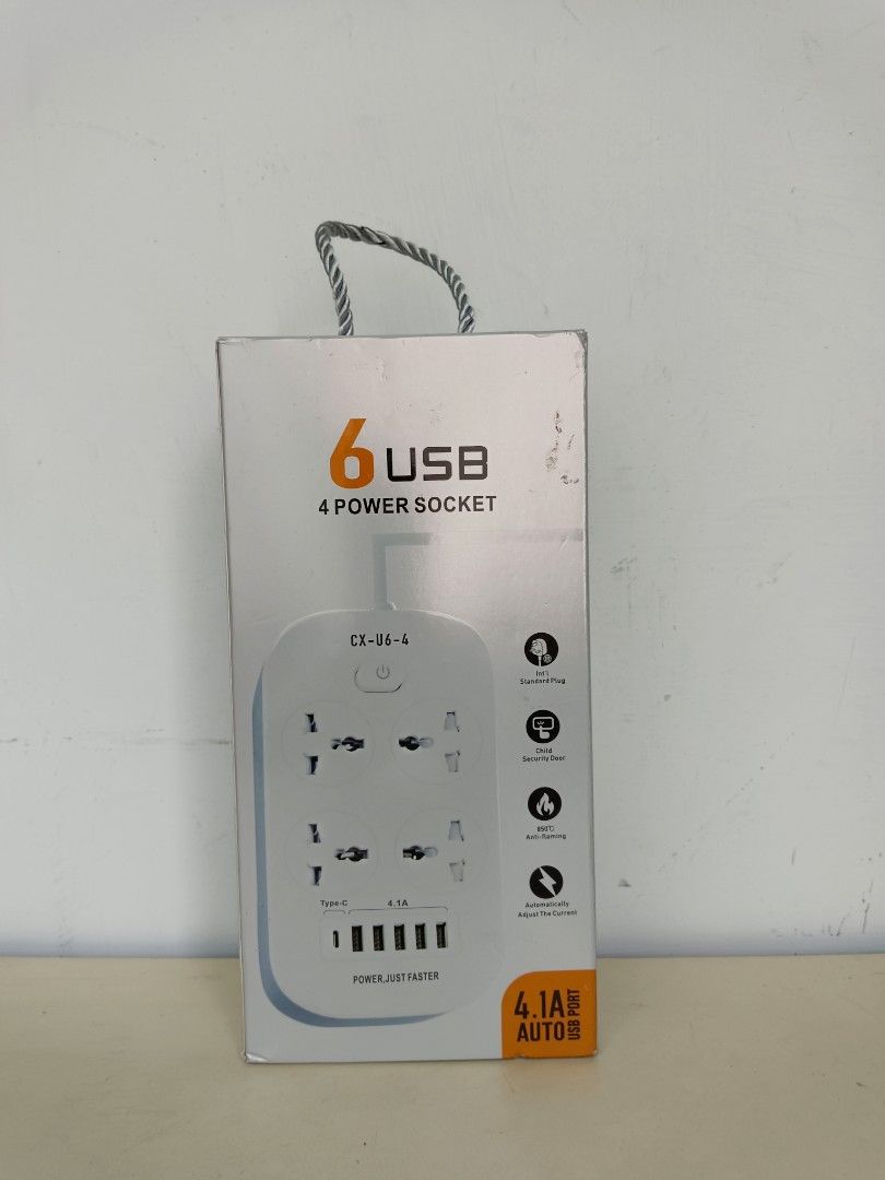 4插槽， 5 usb， 1 type c， 電源插座