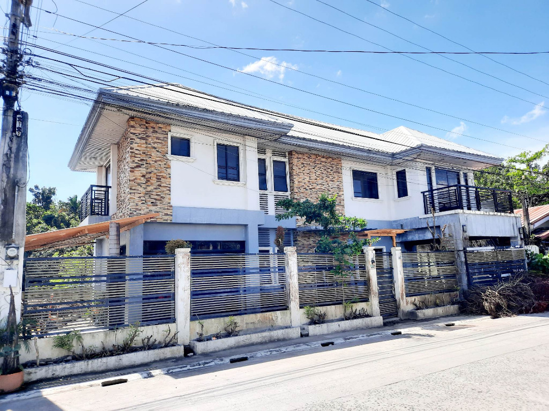 5Bedroom 2Storey House, 200 sqm Lot and 162 sqm Floor, Barangay