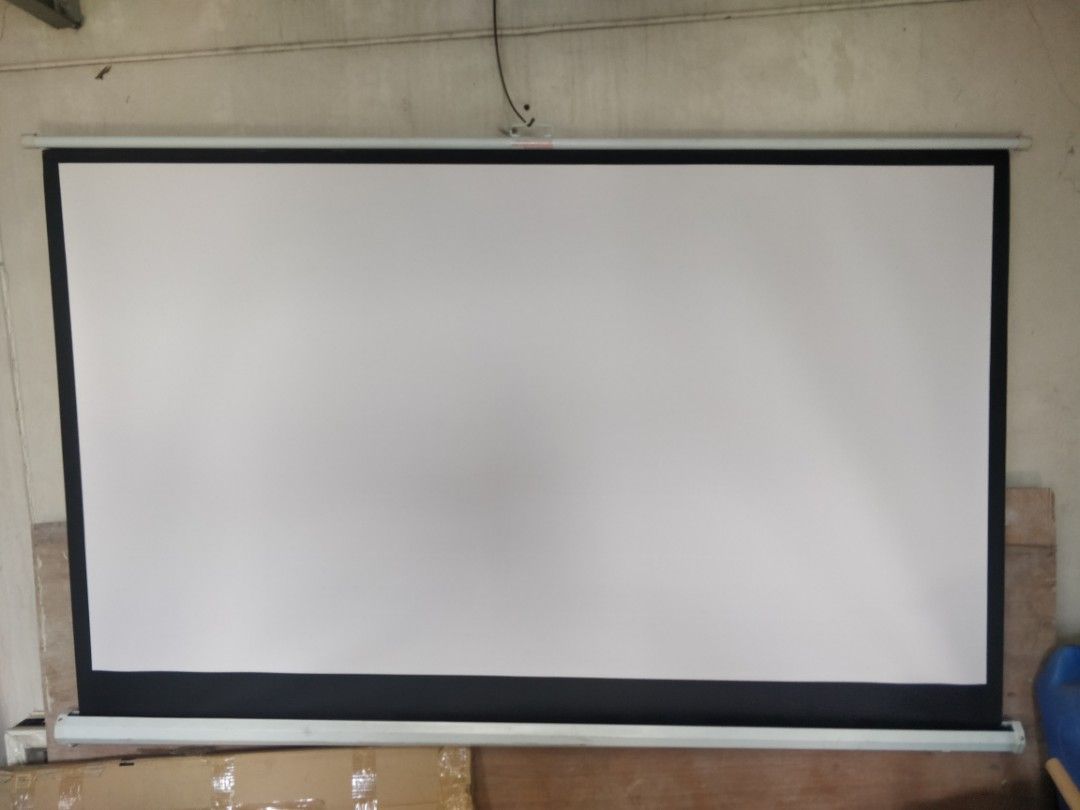 80 inch diagonal used projector screen, TV & Home Appliances, TV