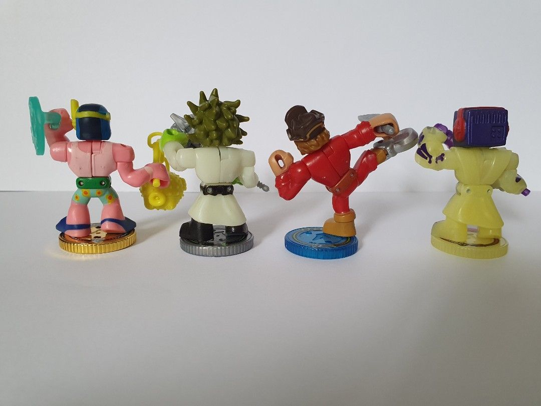 Interactive Toys Akedo Ultimate Arcade Warriors Mystery Pack - Battling  Action Figures With Controller Arcade Fighting Toys