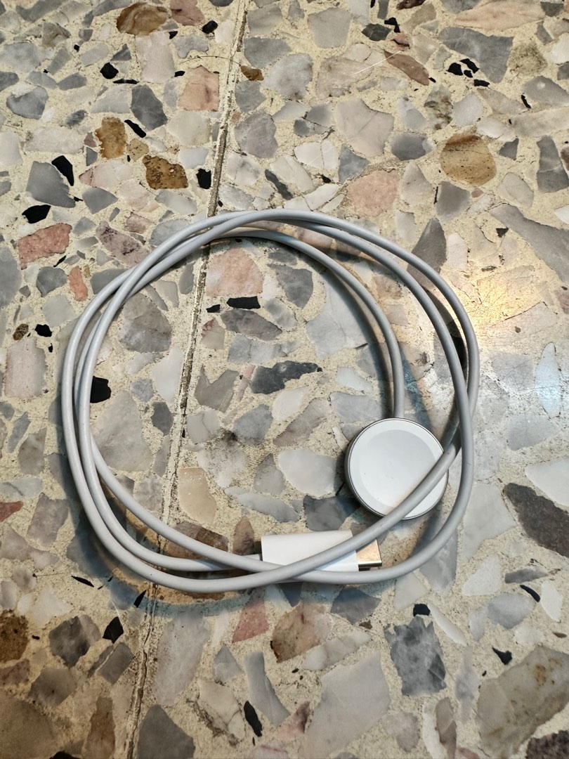 Apple watch usb c charging adapter, Mobile Phones & Gadgets, Wearables