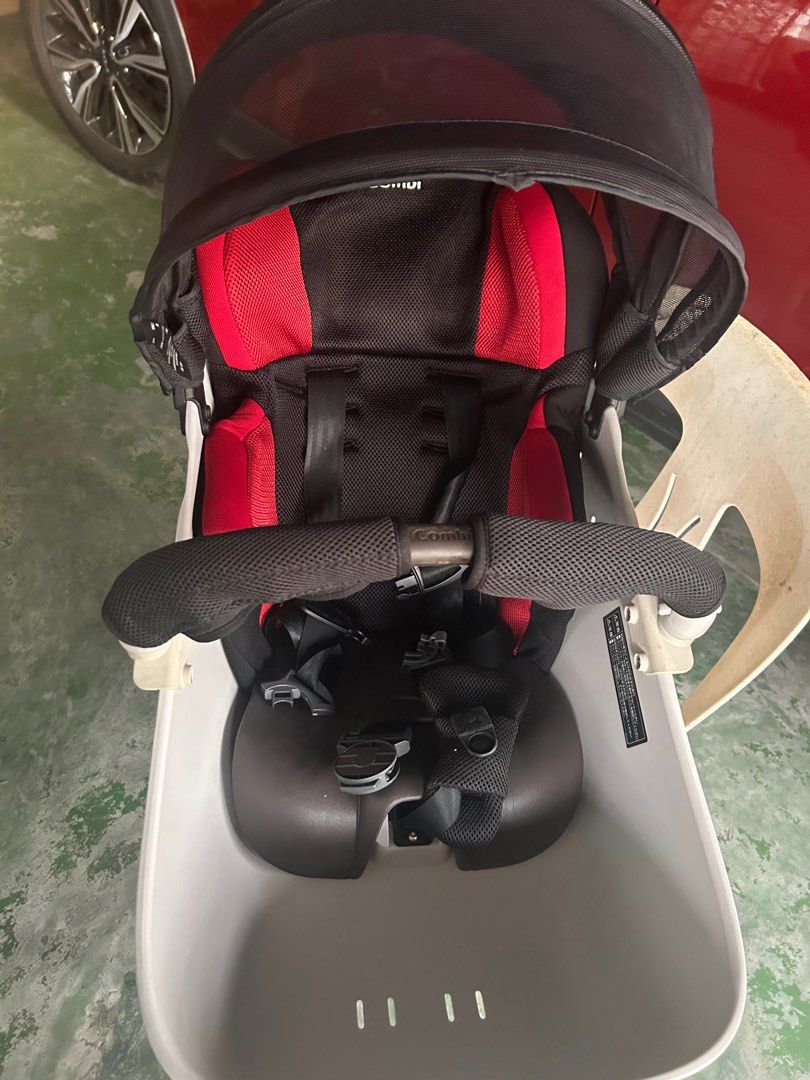 Baby COMBI Car seat (Category: Other Baby Bathing & Changing Needs) located in Manila. Submitted by khring (Listing ID 1224768379, Image 2). Description: Hindi nagamit dahil ayaw ng baby sa car seat Location north caloocan.
