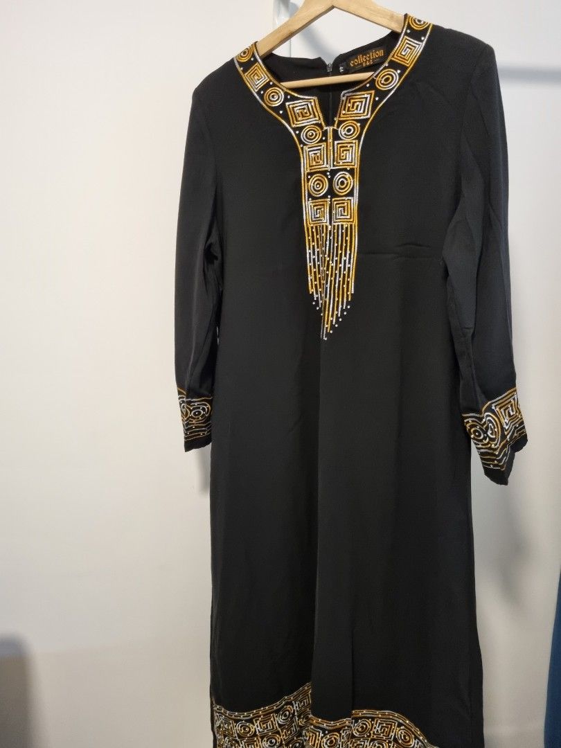 Black and gold jubah, Women's Fashion, Muslimah Fashion, Kaftans ...