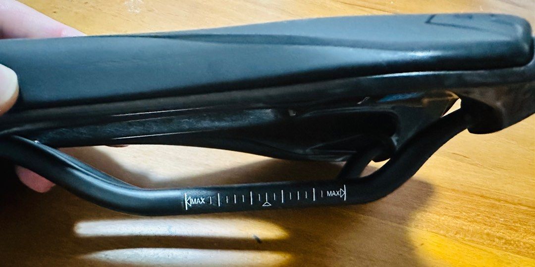 pro aerofuel carbon saddle