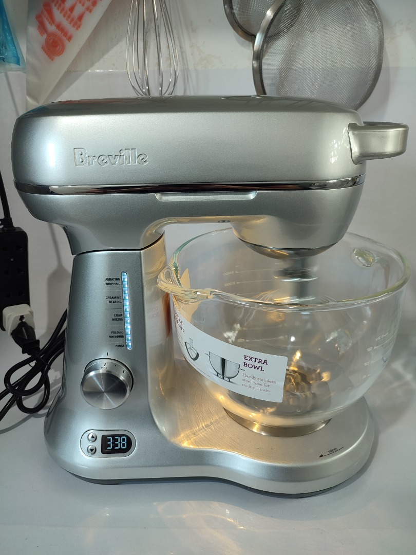 BREVILLE BAKERY BOSS STAND MIXER with complete accessories., TV & Home